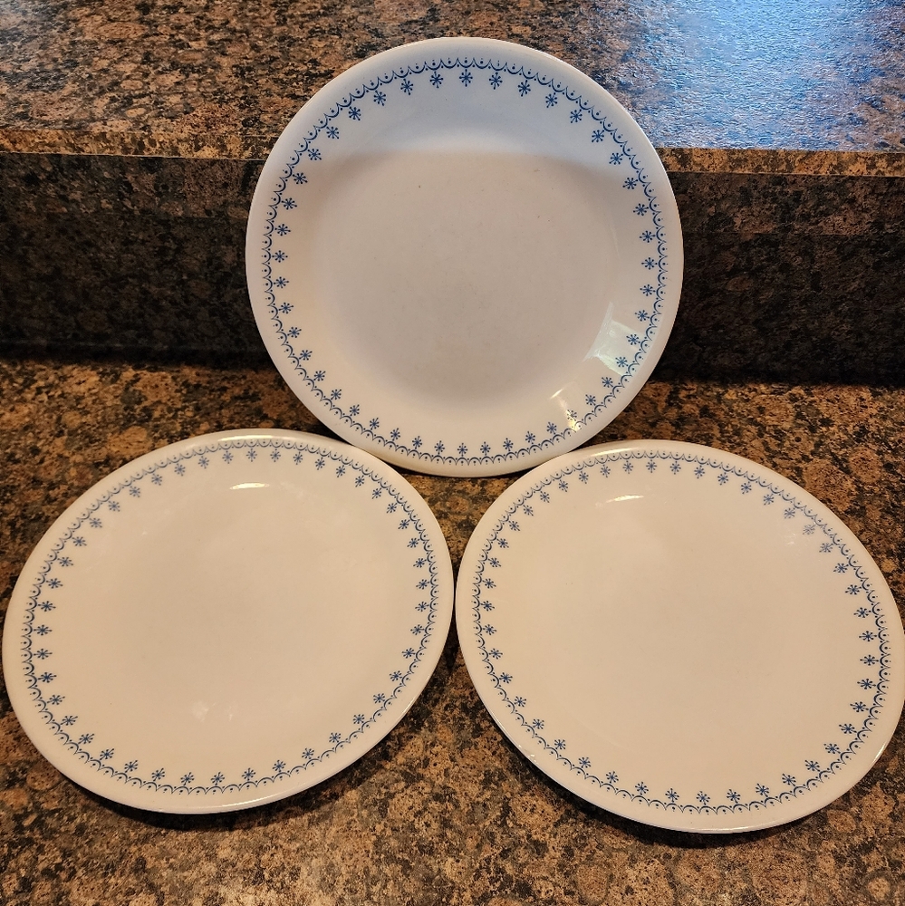 Corelle Snowflake 8.5" Plates